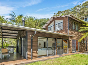 Charming Beach Home with Plenty of Outdoor Spaces Avoca Beach